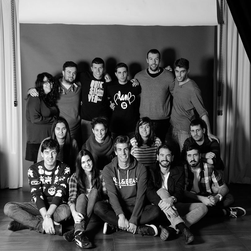 Grupo de alumnos de diseño de producto en el plató